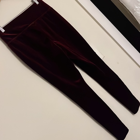 Red velvet pants - Picture 4 of 4